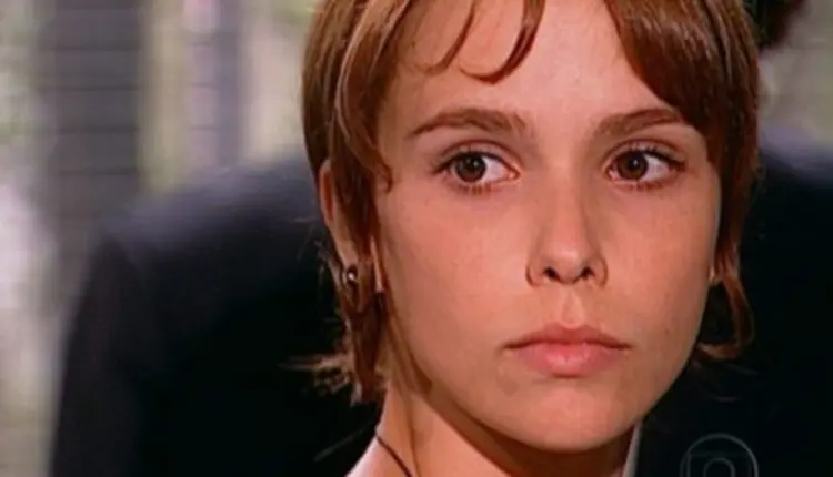 mel da novela o clone fica com quem no final