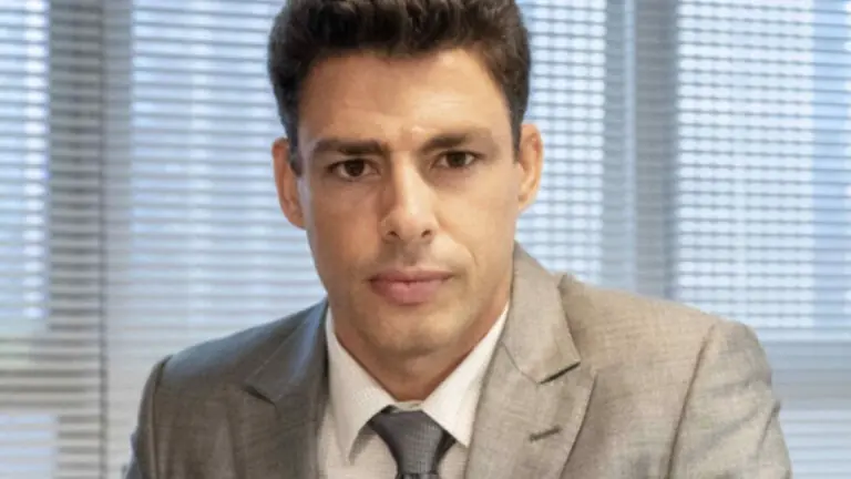 Qual a música de abertura da novela Um Lugar ao Sol?