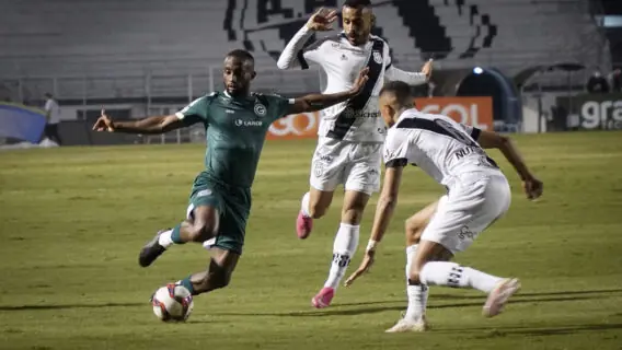 Onde assistir Goiás x Ponte Preta ao vivo e horário do jogo hoje (2/11)
