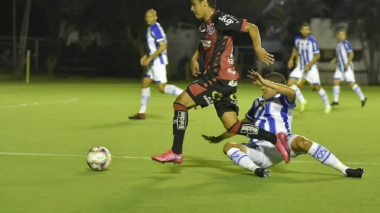 Onde assistir Vitória x CSA AO VIVO e horário do jogo hoje (2/11)