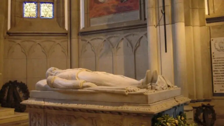 Onde Dom Pedro II foi enterrado? Conheça a história