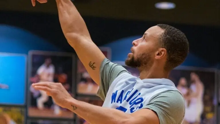 Jogo do Warriors x Grizzlies hoje: onde assistir e horário da NBA (23/12)