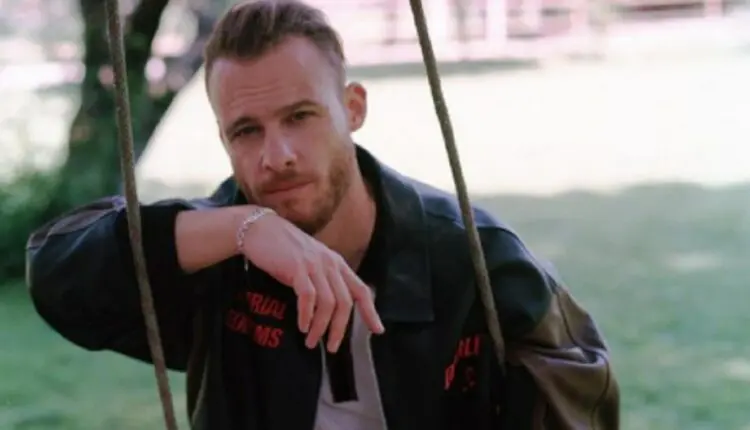 Qual a história de Sen Çal Kapimi