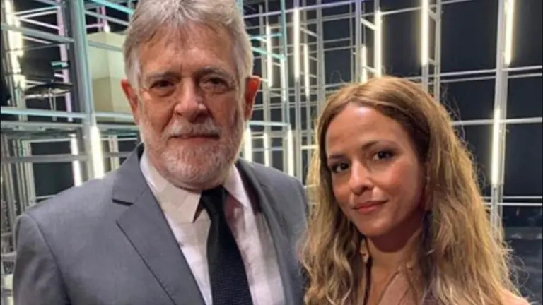 Santiago assume romance com Érica na novela Um Lugar ao Sol