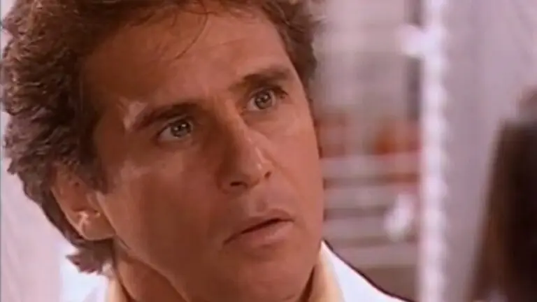 Escobar descobre a verdade sobre Alicinha em O Clone?