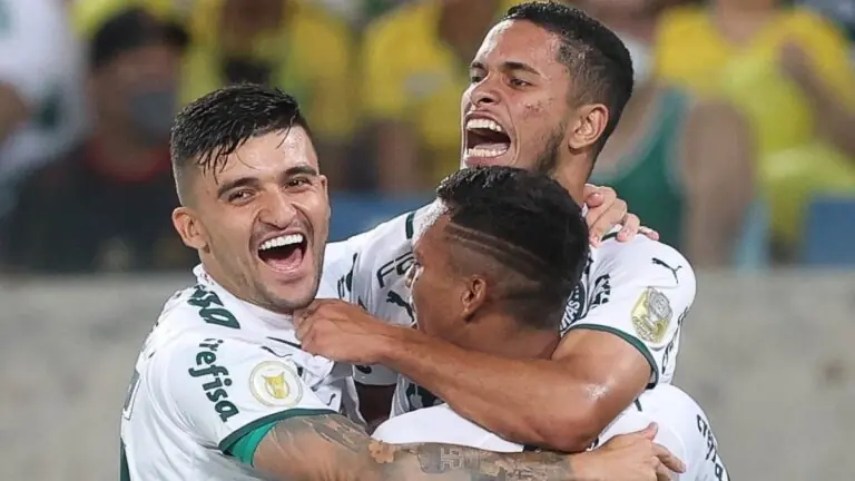 Jogos do Brasileirão hoje: horários onde assistir na segunda (06/12)