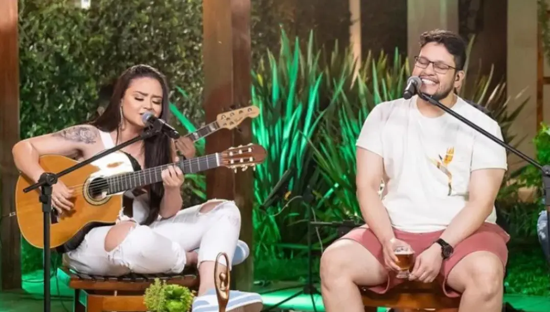 cantor Maurílio da dupla com Luiza