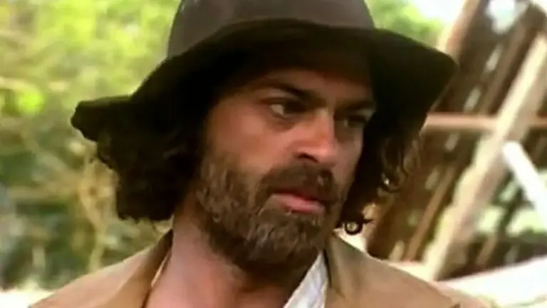 Quem pagou a dívida de Petruchio em O Cravo e A Rosa?