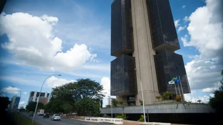 Reunião do Copom 2022 eleva taxa básica de juros a 11,75%