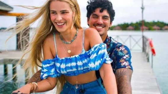 Surfista Gabriel Medina e Yasmin Brunet terminaram, confirma assessoria
