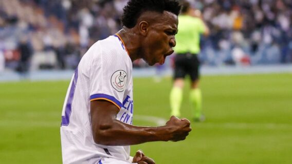 Real Madrid vende Barça e vai à final da Supercopa da Espanha