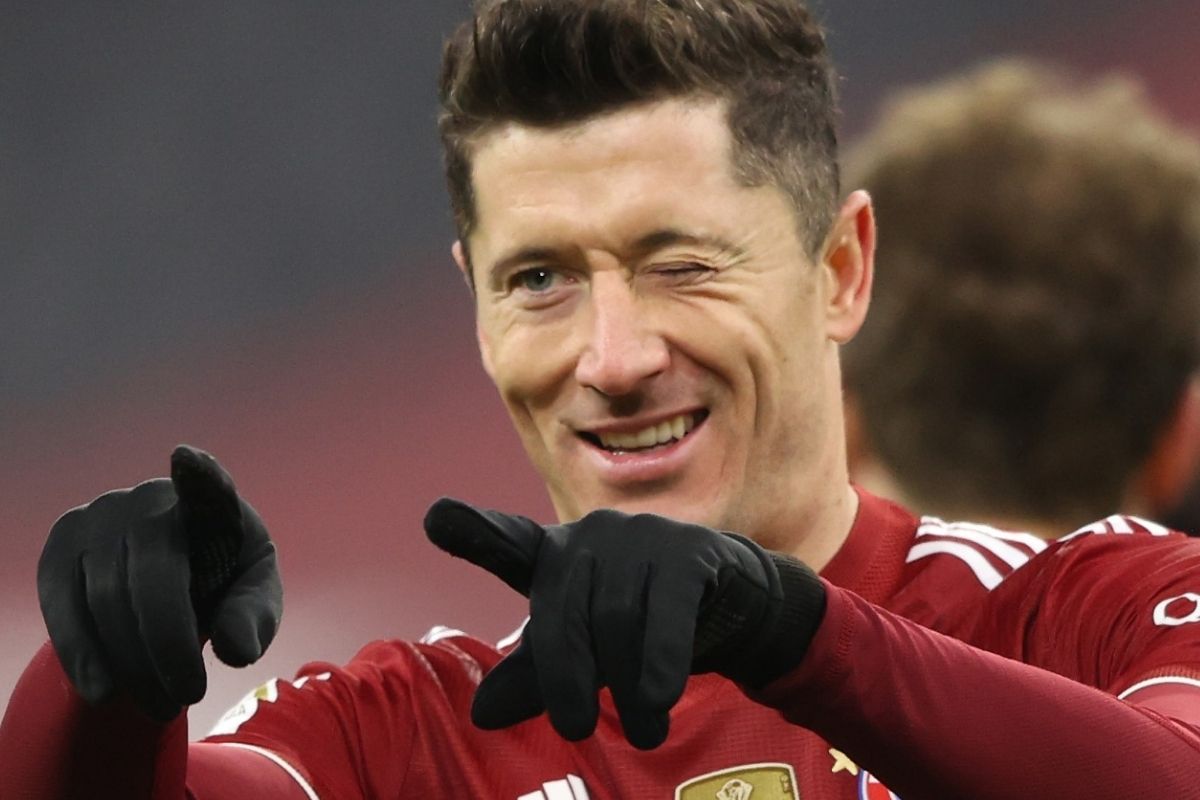 Lewandowski é eleito pela FIFA o melhor jogador do mundo de 2020/2021 – O  Presente