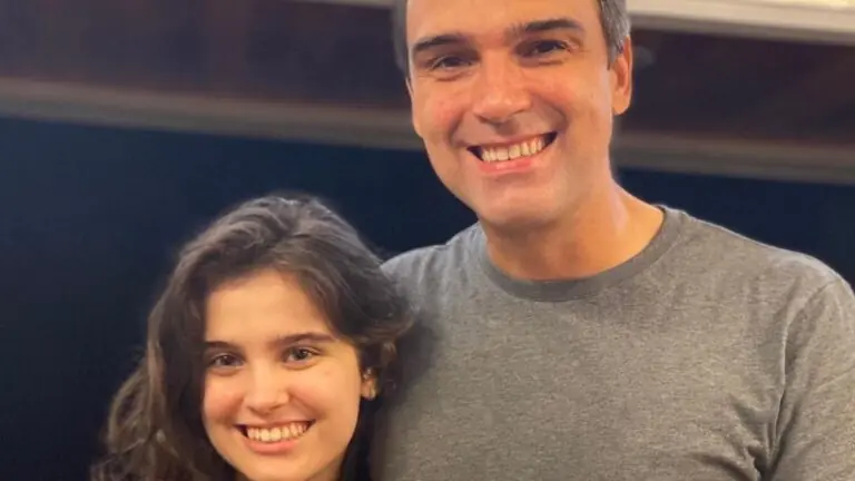 Queer e escritora: quem é a filha de Tadeu Schmidt do BBB 22