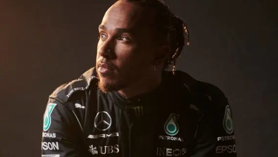 Lewis Hamilton comemora aniversário de 37 anos e ganha homenagens