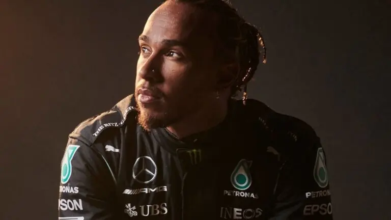 Lewis Hamilton comemora aniversário de 37 anos e ganha homenagens