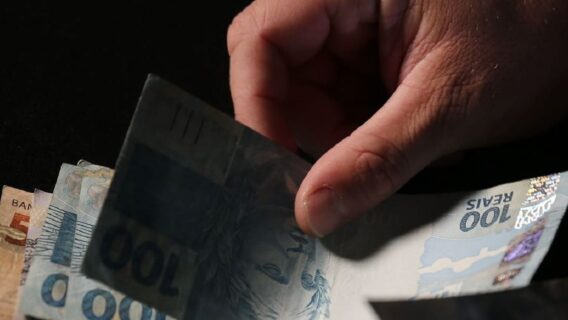 Mais 556 mil famílias são incluídas no Auxílio Brasil, veja quem tem direito