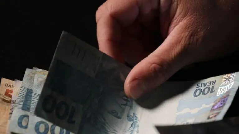 Mais 556 mil famílias são incluídas no Auxílio Brasil, veja quem tem direito