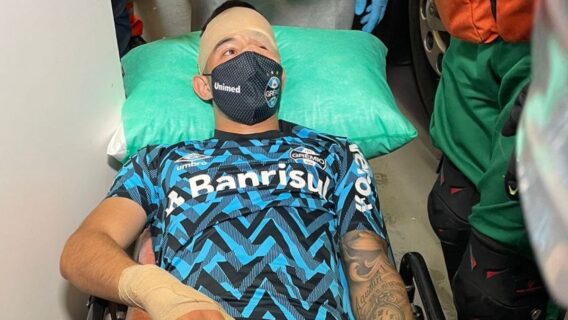 Grenal é adiado após confusão em ataque ao ônibus do Grêmio