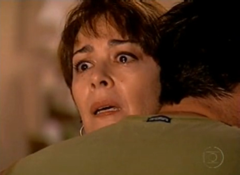 Quando Edna descobre que Léo é um clone e qual a reação edna 1