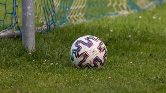 Jogos de hoje, domingo, 13/02/2022: onde assistir e horário do futebol