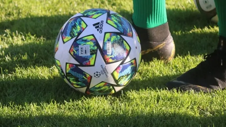 Jogos de hoje na TV: onde assistir e horário do futebol na segunda 14/02