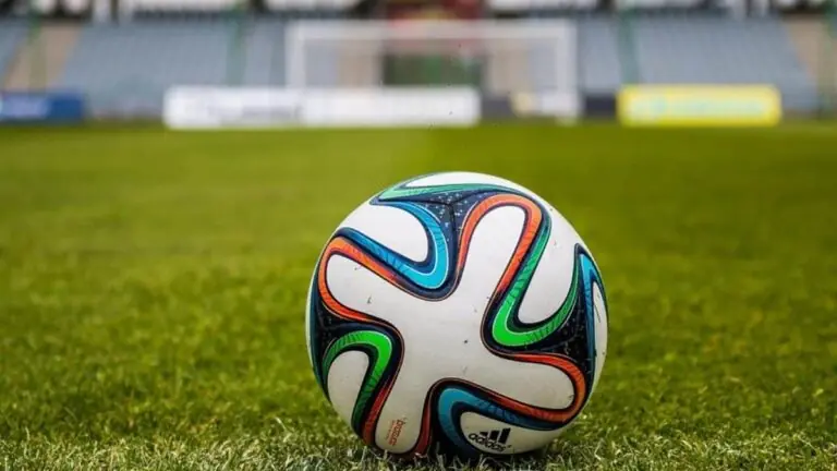 Jogos de hoje na TV, quinta, 17/02, onde assistir e horário do futebol