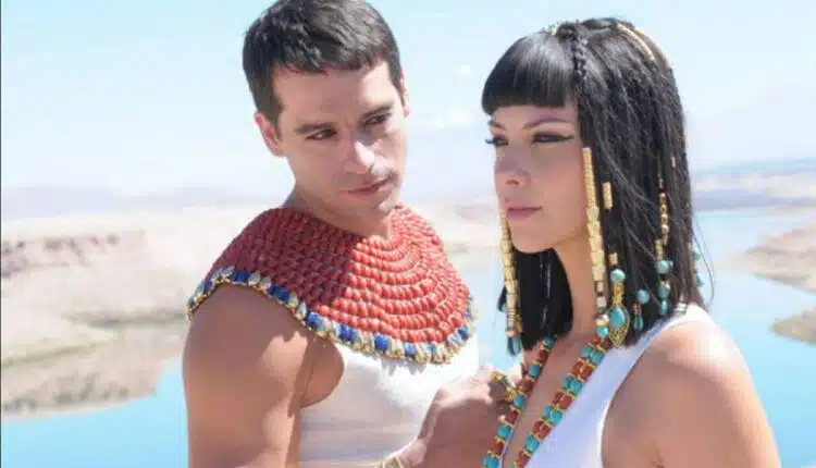 o que acontece com moisés na novela os dez mandamentos