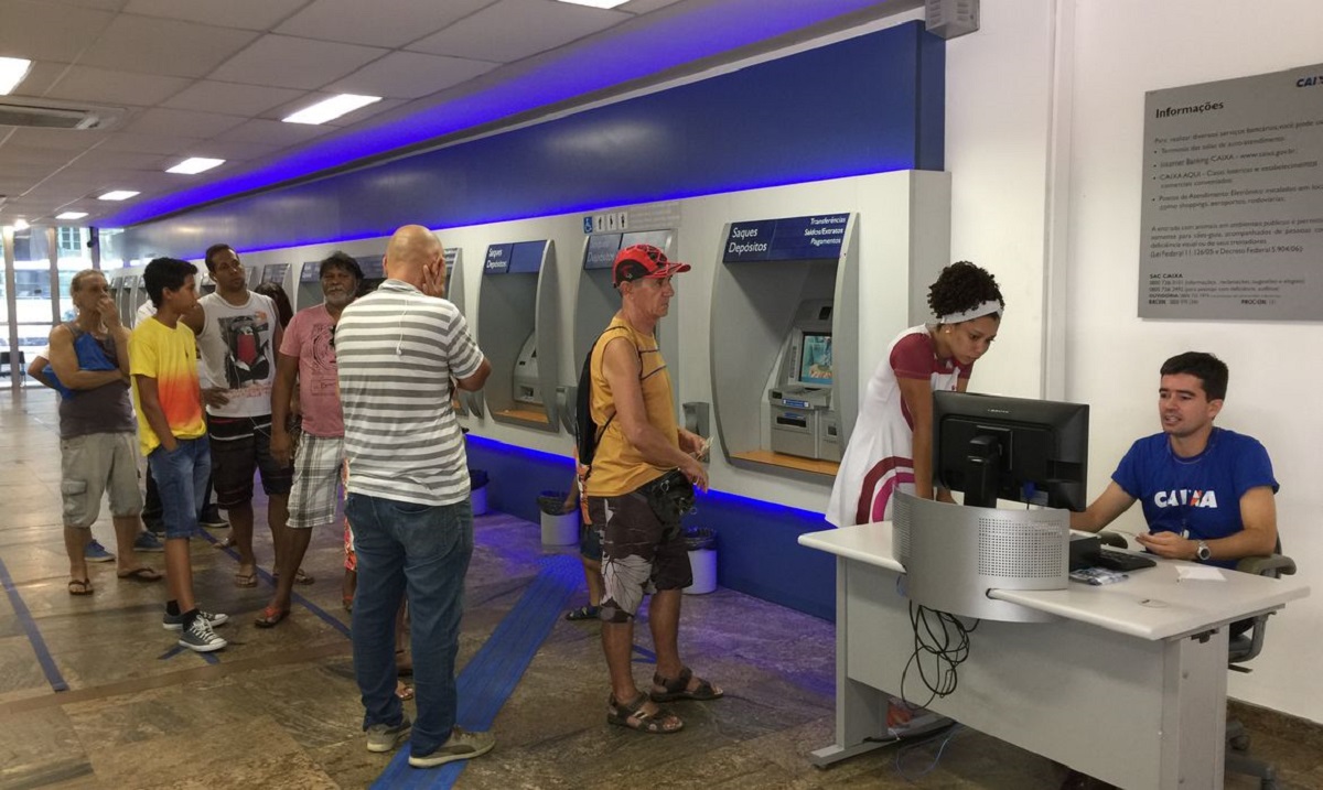 pagamento Auxílio Brasil feriado