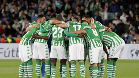 Betis x Eintracht Frankfurt: onde assistir ao vivo e horário hoje (09/03)