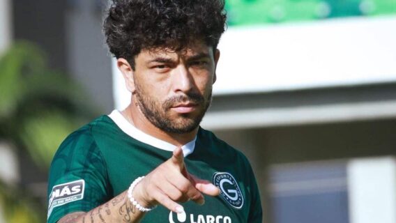 Onde assistir Atlético GO x Goiás ao vivo e horário hoje (26/03)