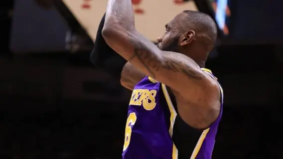 Onde assistir Jazz x Lakers: transmissão e horário da NBA hoje (31/03)