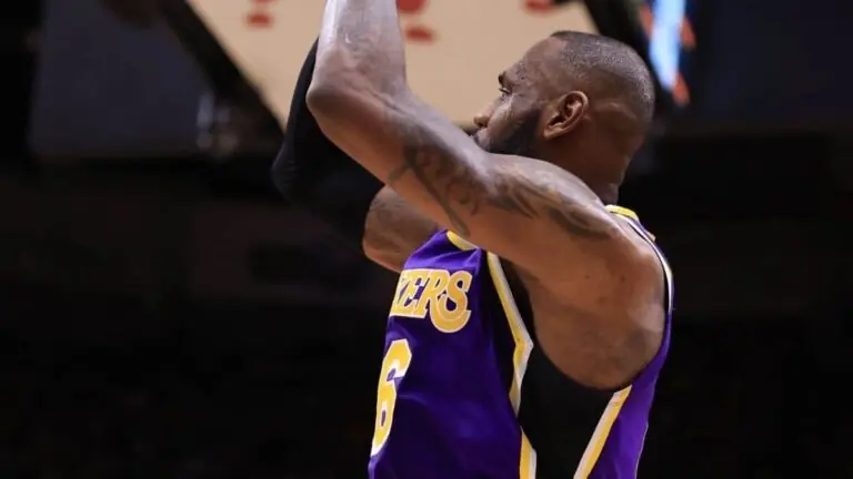 Onde assistir Jazz x Lakers: transmissão e horário da NBA hoje (31/03)