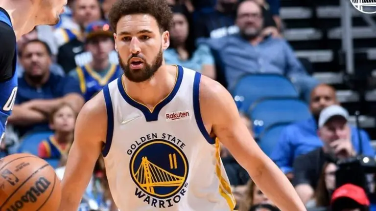 Onde assistir Warriors x Hawks: transmissão e horário da NBA (25/03)