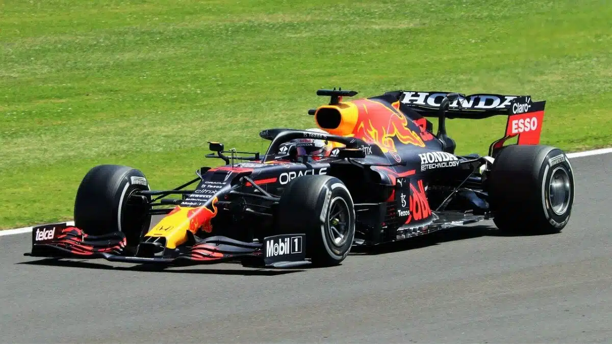 Por que os pilotos de F1 se pesam depois da corrida?