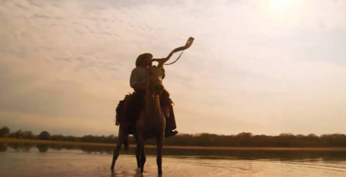que horas começa a novela pantanal hoje