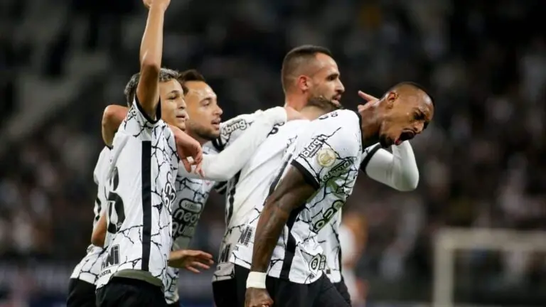 Classificação do Brasileirão 2022 tem Corinthians líder; tabela atualizada