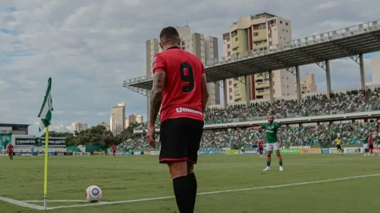 Onde assistir Atlético GO x LDU ao vivo: horário e canal hoje (05/04)