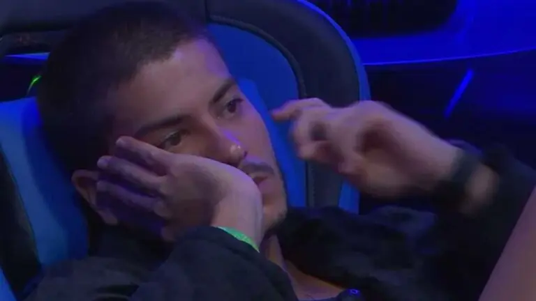 Quando Arthur retorna do quarto secreto no BBB 22