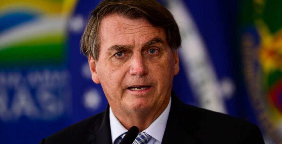 Bolsonaro assinou o empréstimo do Auxílio Brasil