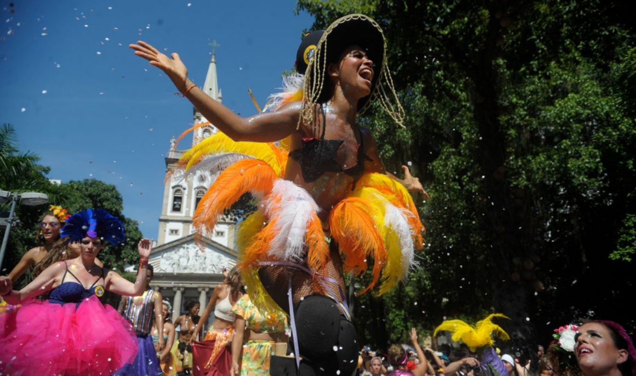 carnaval em abril 2022 será feriado