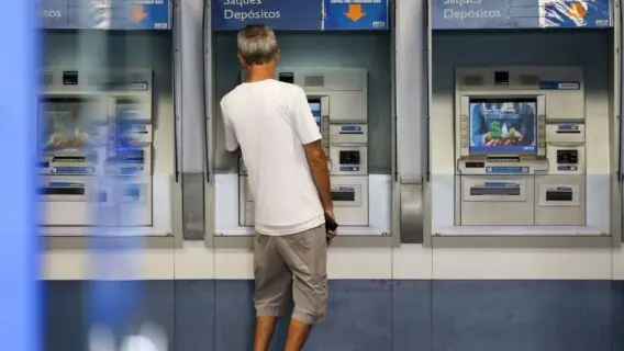 Governo Bolsonaro estuda diminuir FGTS e valor da multa de rescisão