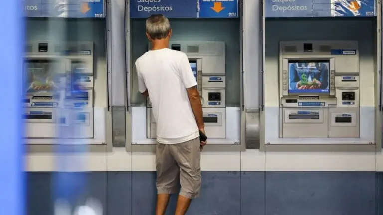 Governo Bolsonaro estuda diminuir FGTS e valor da multa de rescisão