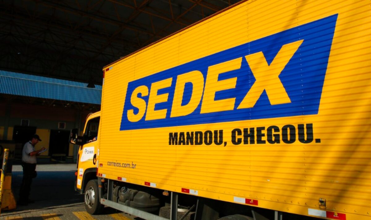 Correios funciona no feriado de Tiradentes? O que abre e fecha em SP