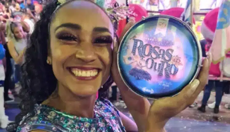 quais escolas de samba desfilam hoje