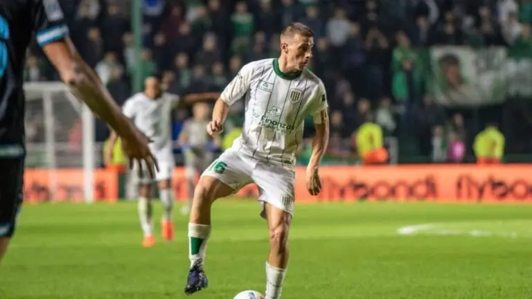 Onde assistir Banfield x Universidad Católica ao vivo e horário (17/05)