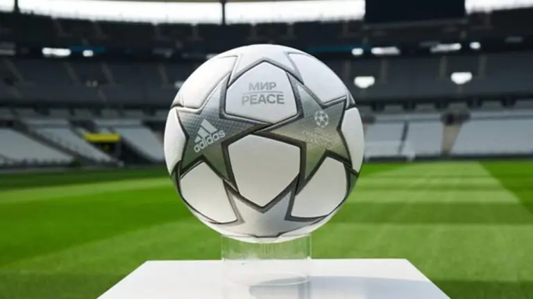 Relembre todas as bolas das finais da Champions League desde 2001