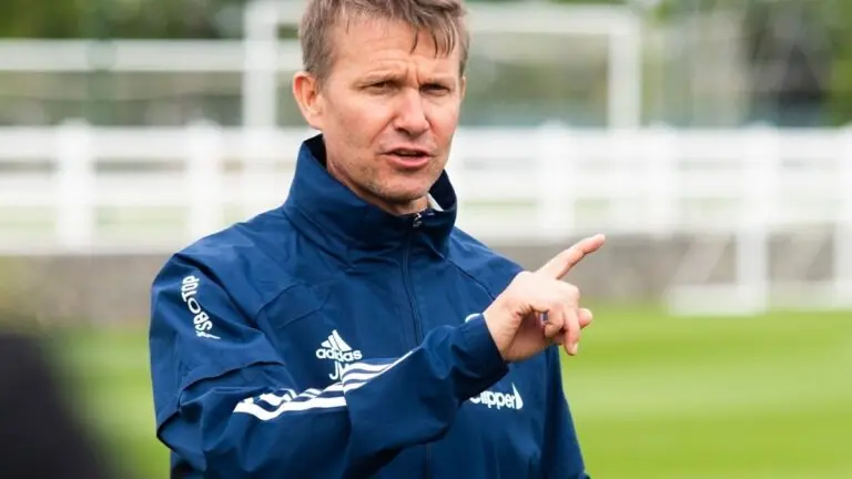 Onde assistir Brentford x Leeds ao vivo, horário e escalações (22/05)