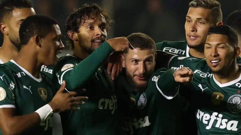 Classificação do Brasileirão 2022 tem Corinthians líder e Palmeiras vice