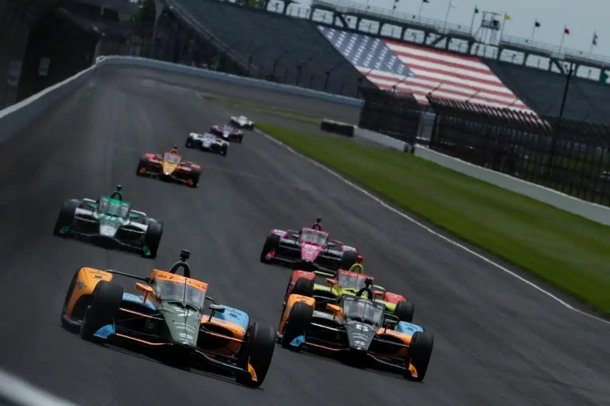 Onde assistir 500 milhas de Indianápolis hoje