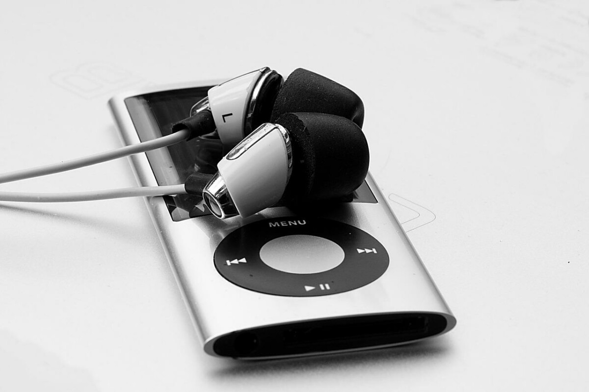 Lembra do iPod? Após 21 anos, Apple encerra icônico tocador de música iPod